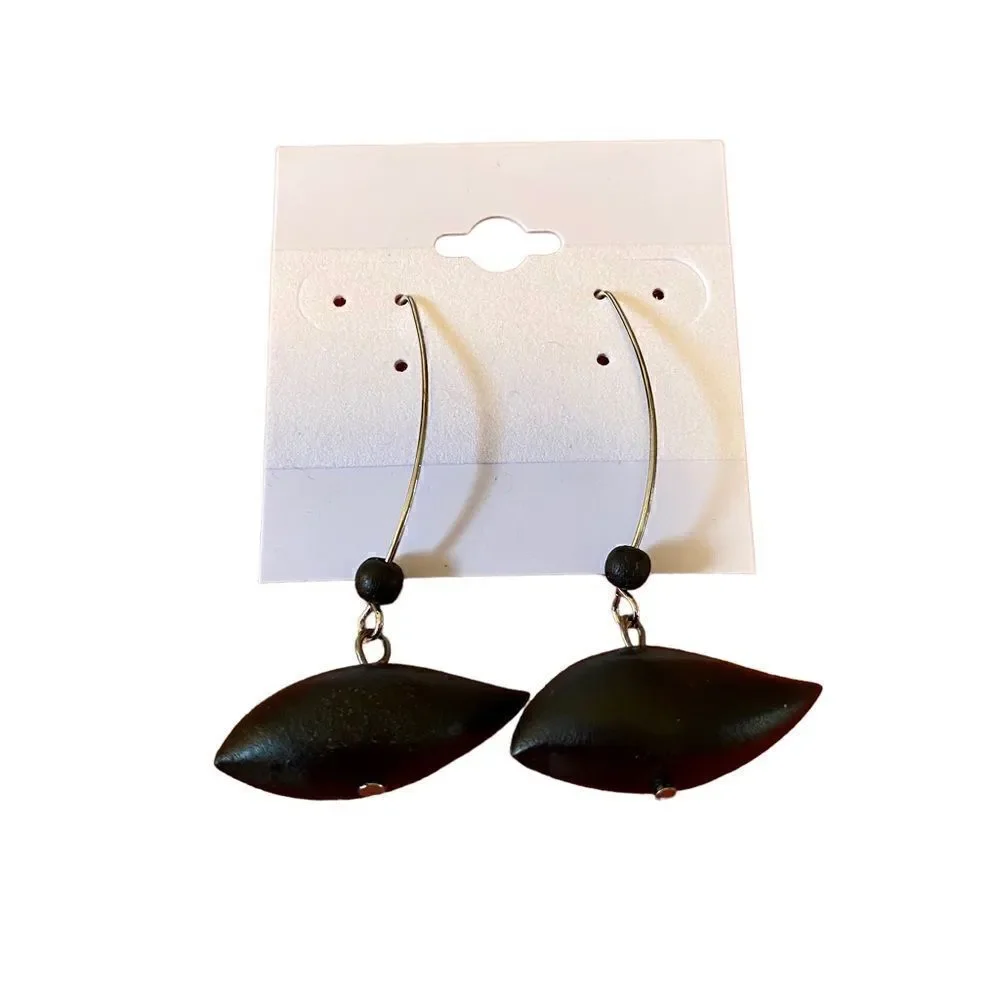 Simple Black bird wood earrings on thin silver toned wire. Very pretty